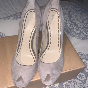 Enzo Angiolini taupe suede peep toe heels
